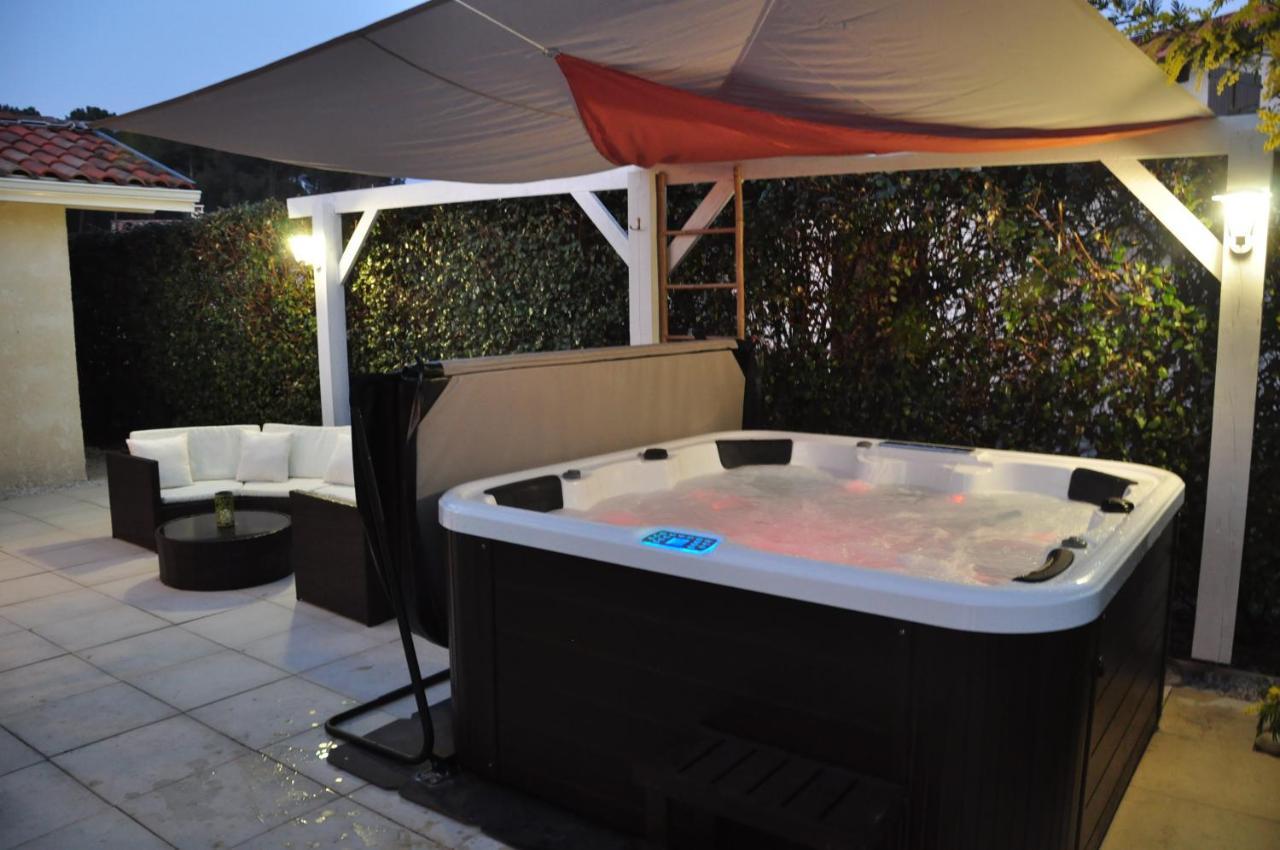 Maison Avec Piscine, Jaccuzi, Hammam A 800 M Du Lac Gastes Екстериор снимка